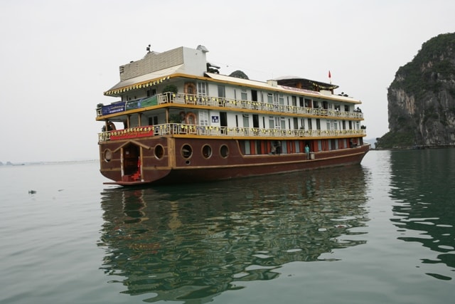 Tàu HALONG EMOTION