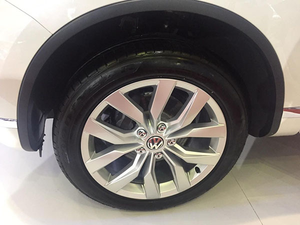 Goodyear (2)